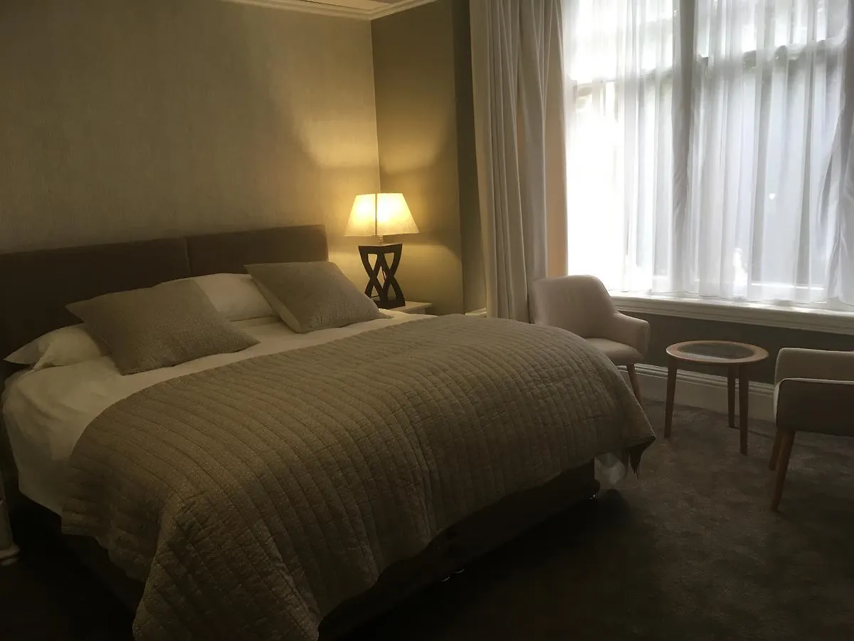 Elmdon Lodge Birmingham Bed & Breakfast
