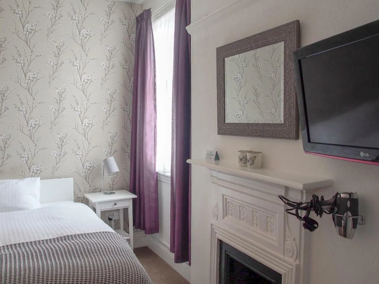 Bed & Breakfast Elmdon Lodge Birmingham